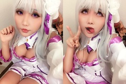 sexy cosplay -  Emilia Swimsuit